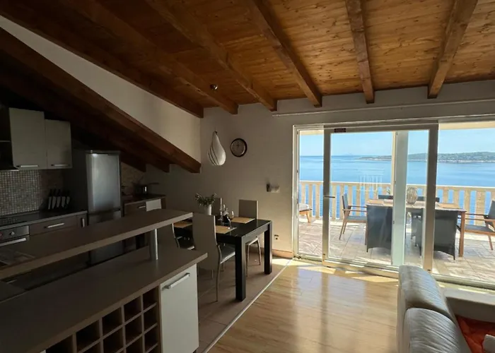 Island Apartman *