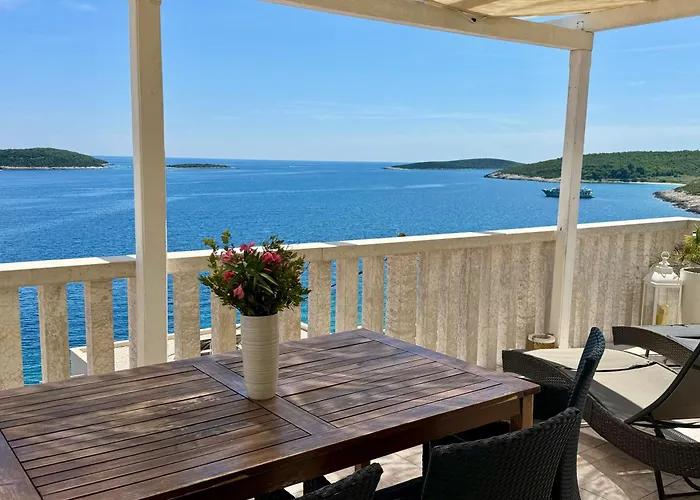 Apartman Island