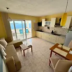 Island Apartment Vis