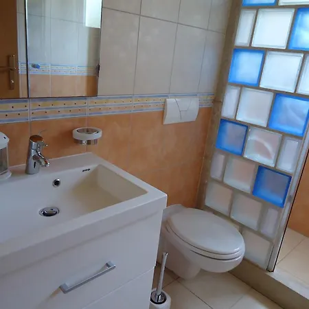 Apartment Island Vis