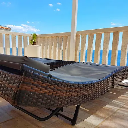 Island Apartment