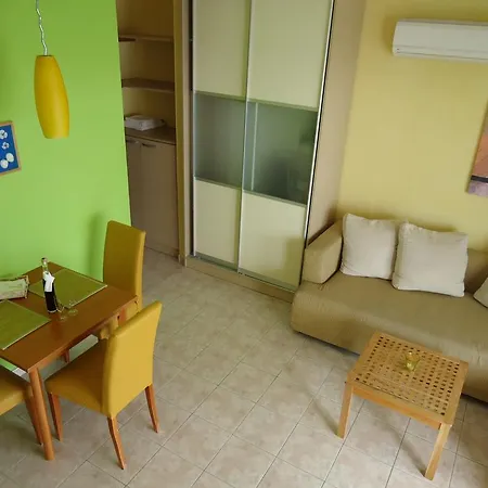 Apartman Island