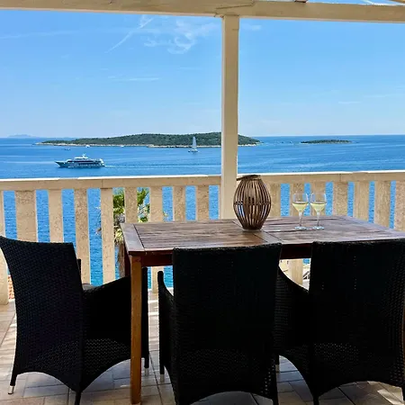 Apartman Island *